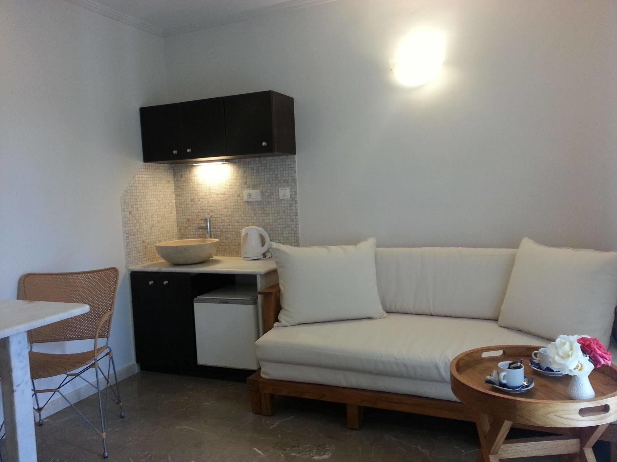 Ionian Princess Suites Hotel Acharavi  Exteriör bild